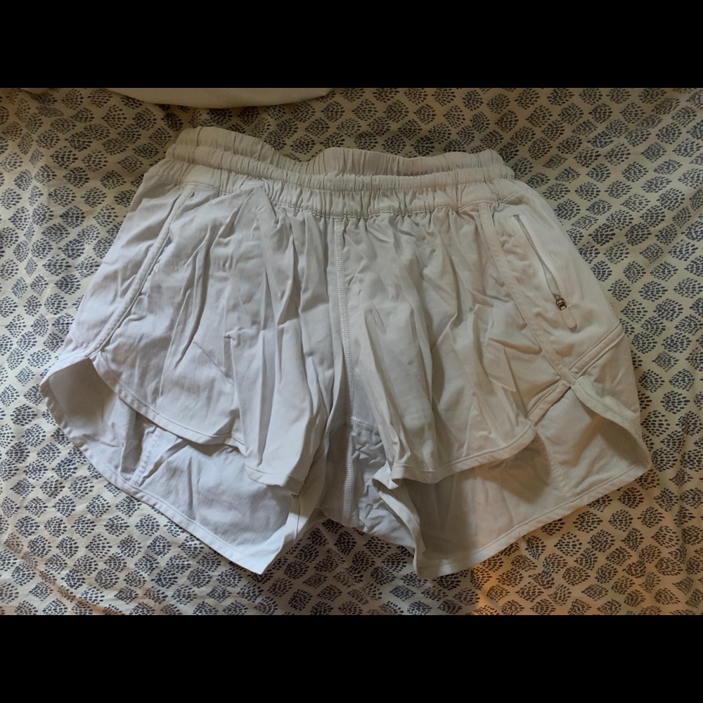WHITE LULULEMON SHORTS